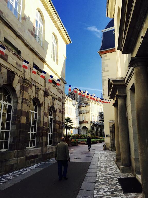 L'Empereur, Sa Femme Et Le Petit Prince Plombières-les-Bains Kültér fotó